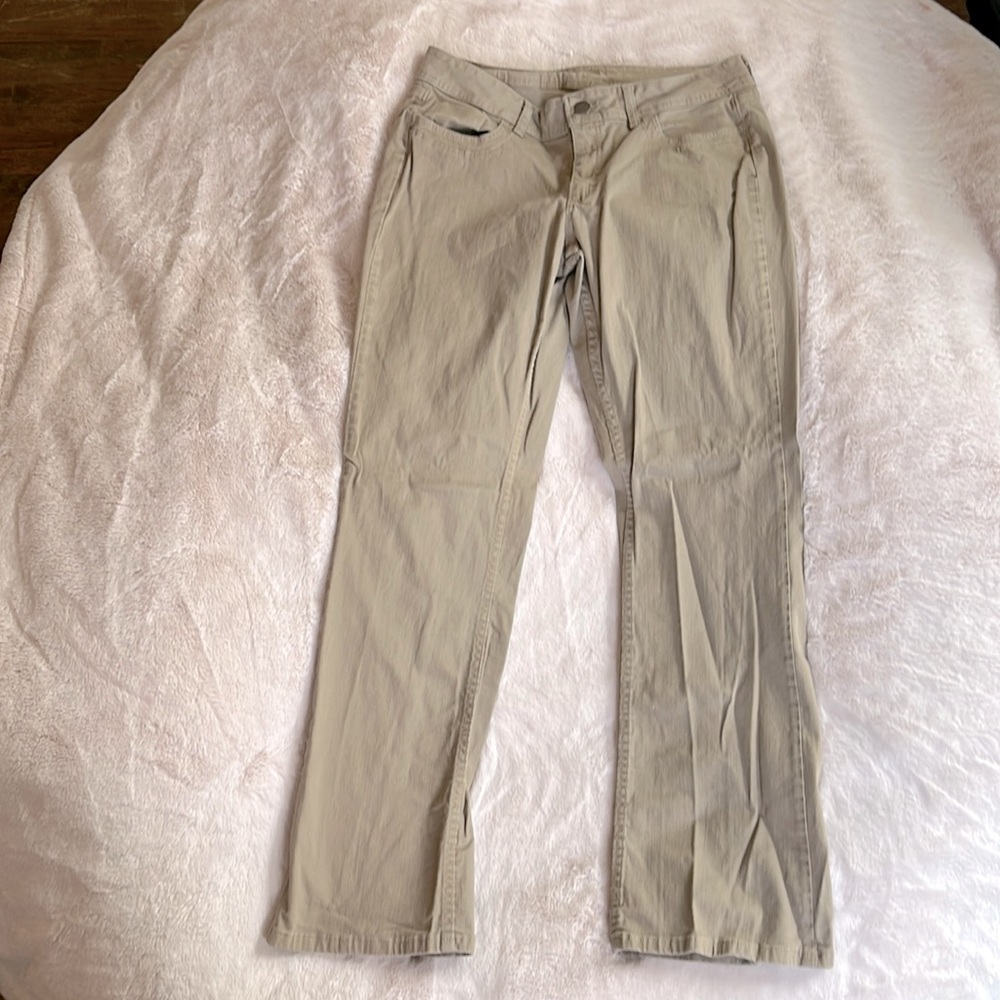 Women’s Khaki Pants